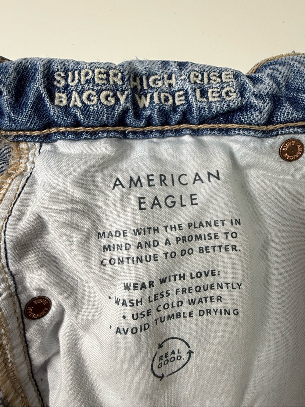 American Eagle | Super High Rise Baggy Wide Leg Jeans | Light Wash | 10 Regular - Picture 10 of 15